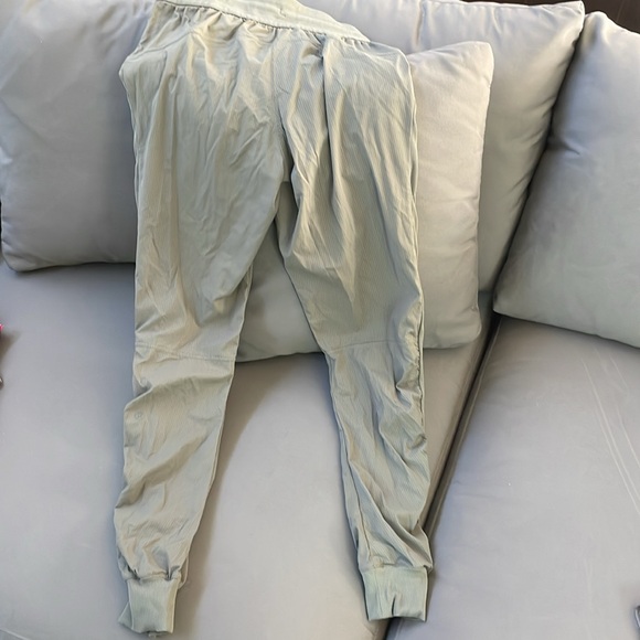 LULULEMON Jogger - Picture 5 of 7